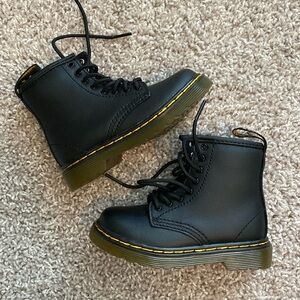 NWOT doc Martens AirWait boots
